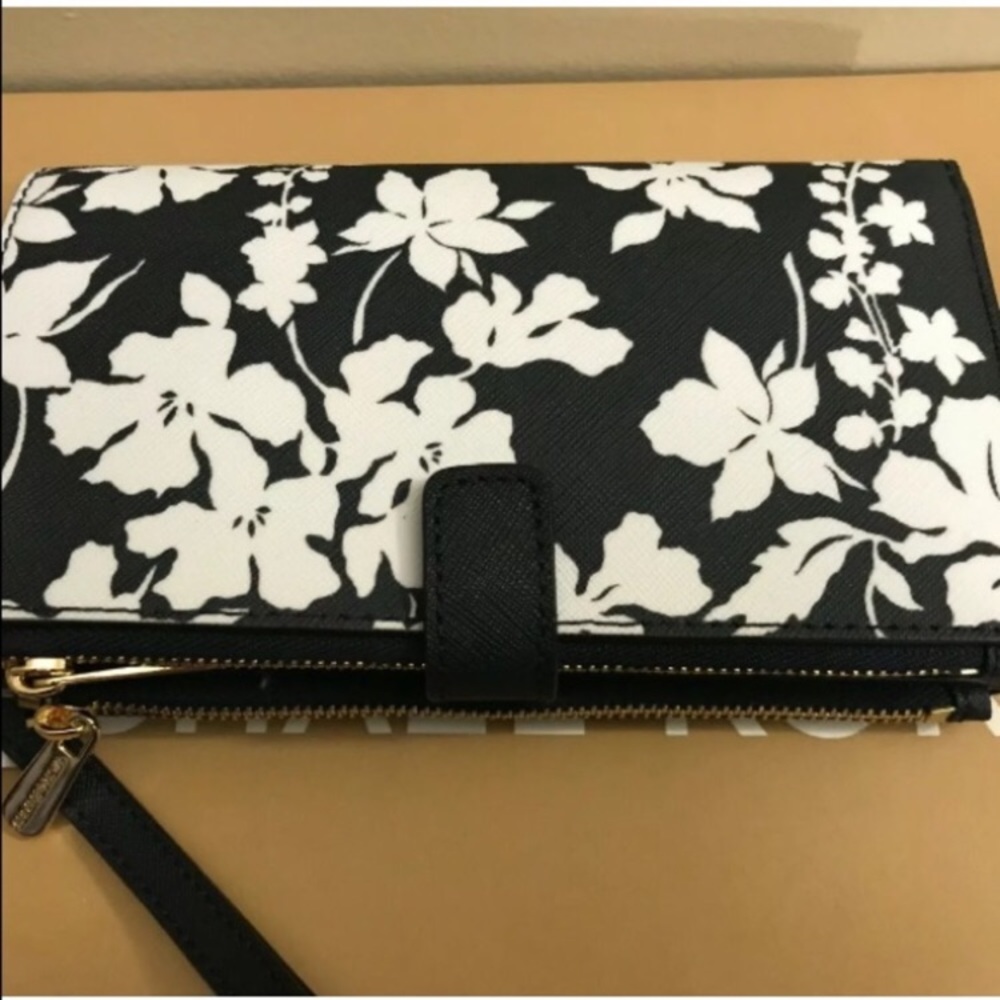 Michael Kors Double Zip Smart Phone Wallet - Picture 3 of 4